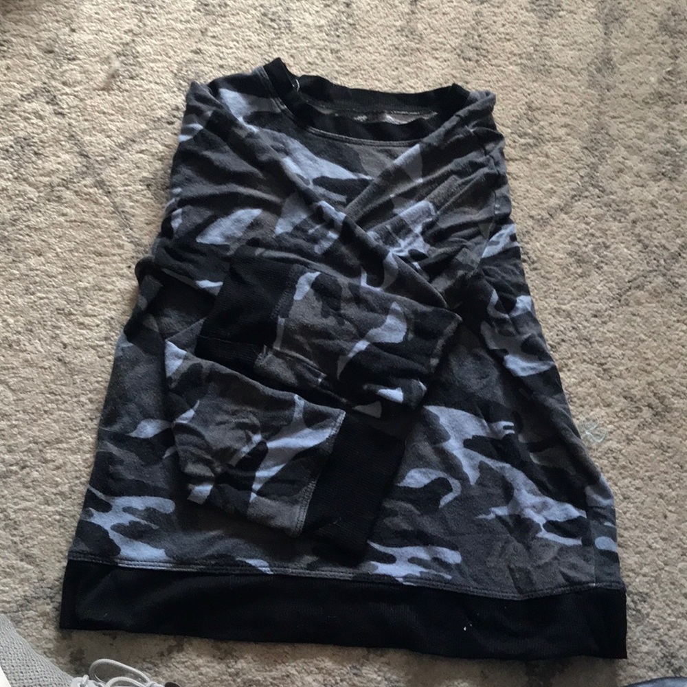 Barry’s bootcamp Camo sweatshirt